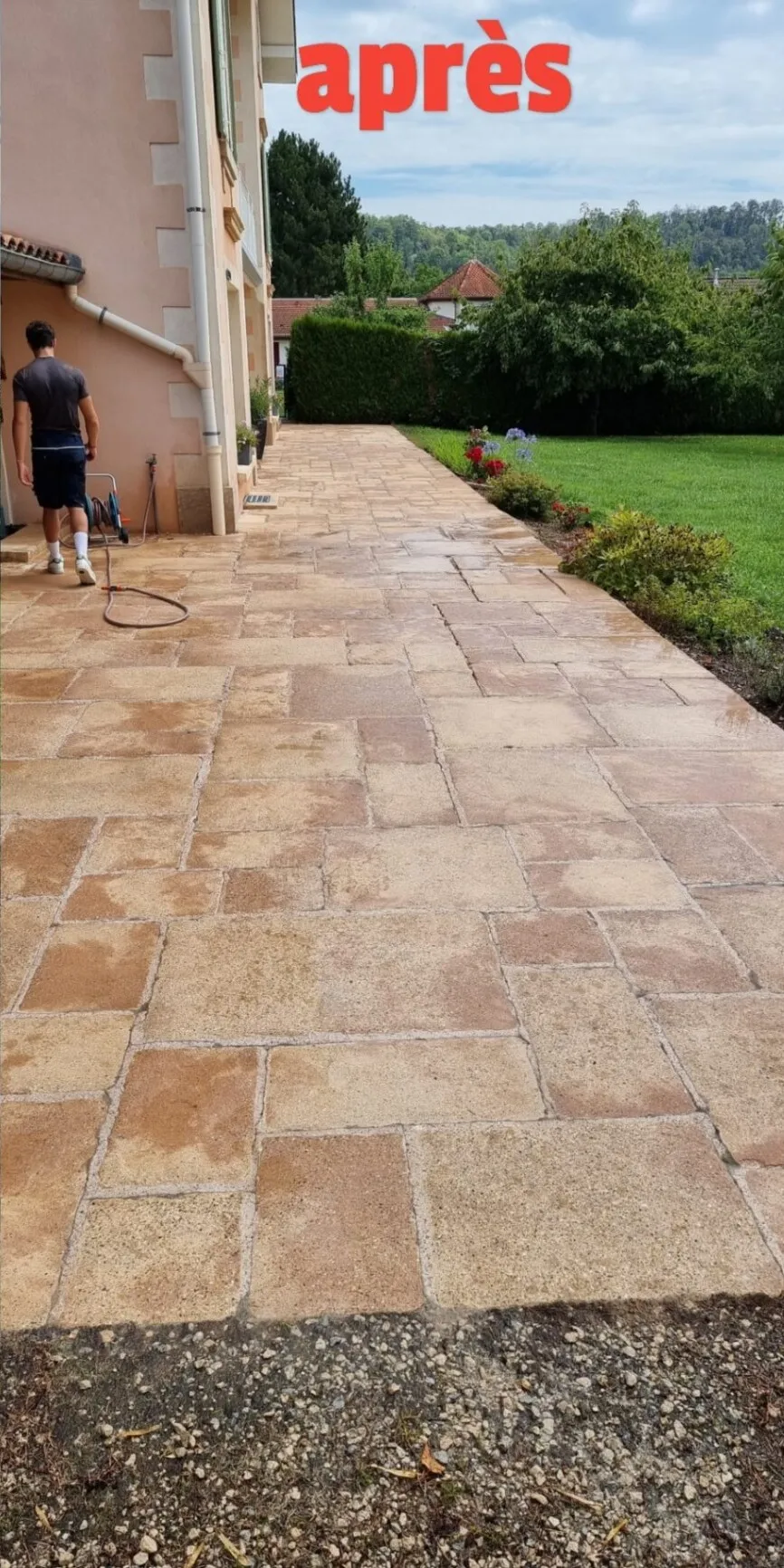 Terrasse en pierre avant après nettoyage par Toiture Winter à Cholet — après